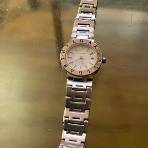 Womens  silver bracelet watch with brand new battery installed.